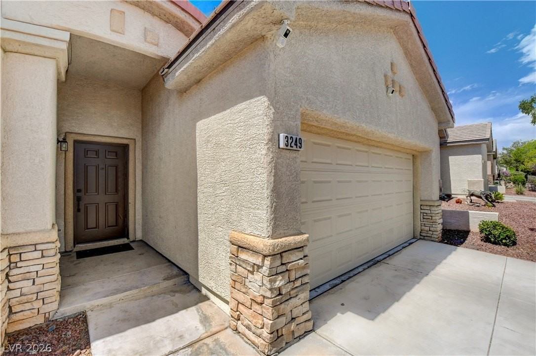 3249 Robins Creek Pl - Photo 4 of 48