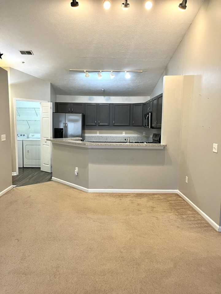 4417 Inverness St - Photo 4 of 18