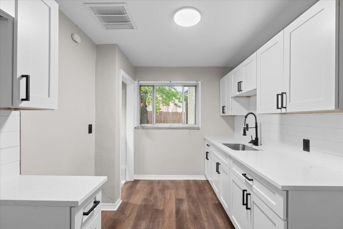 16682 Tracey St - Photo 4 of 22