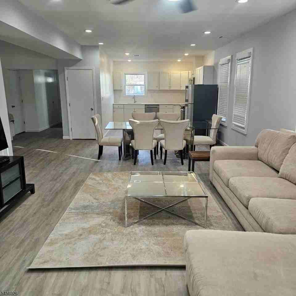314 N Park St #2 - Photo 2 of 39