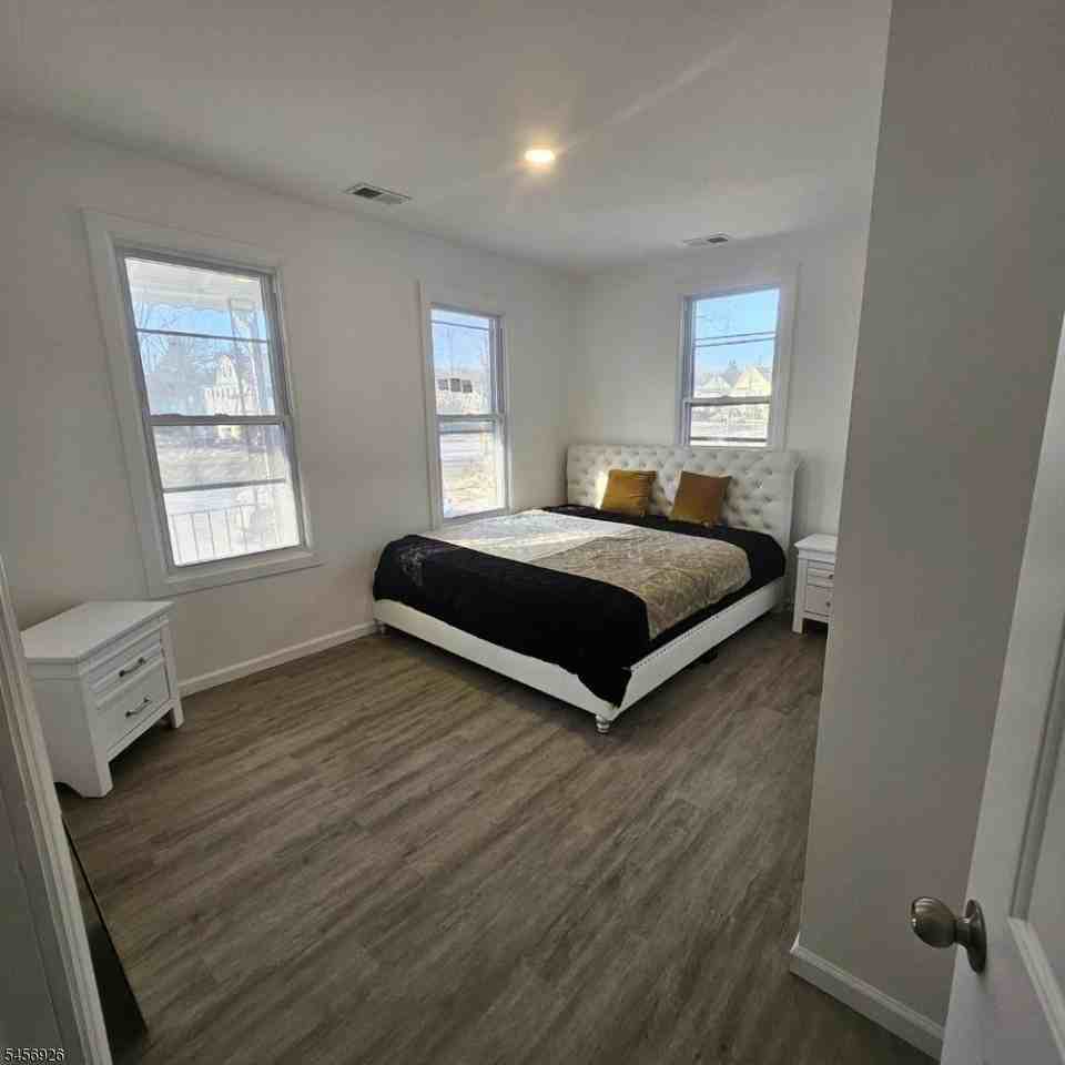314 N Park St #2 - Photo 6 of 39