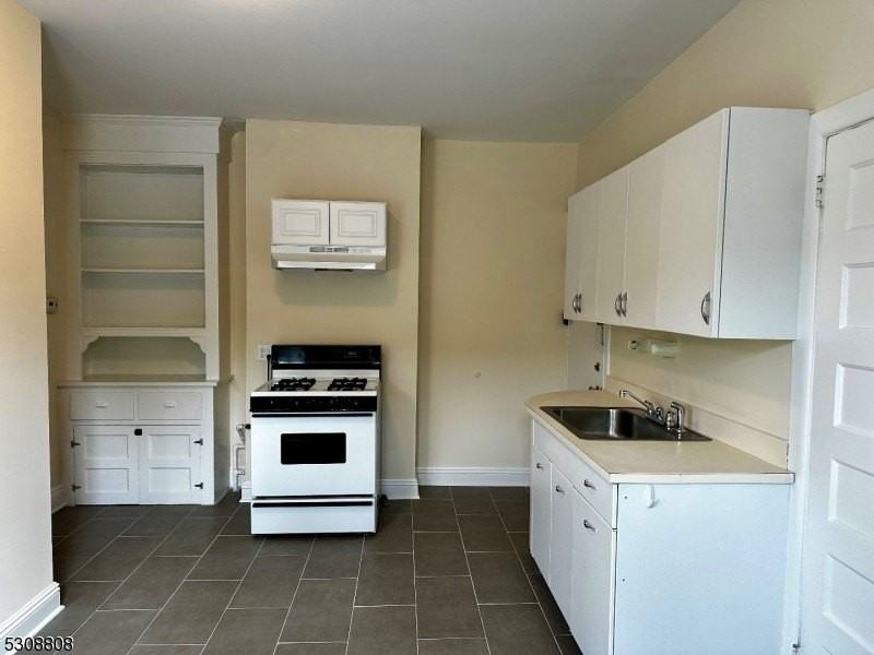 19 Bowers Ln #B - Photo 3 of 9