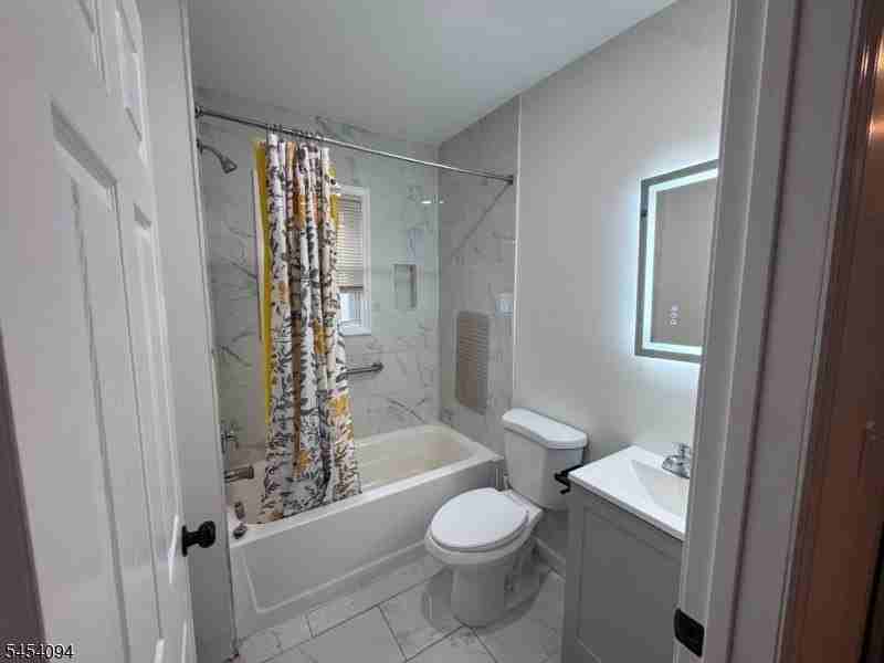 182 Greenbrook Rd #1 - Photo 5 of 9