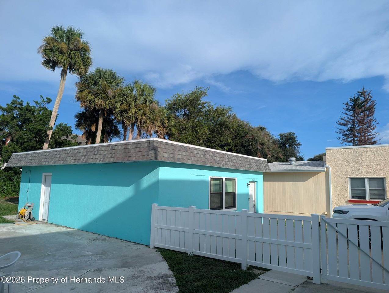 924 N Wild Olive Ave - Photo 5 of 10
