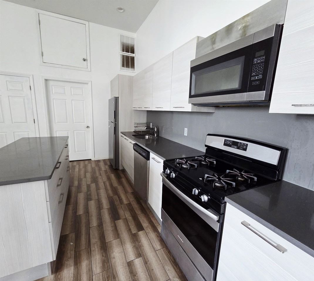 795 Main Ave - Photo 3 of 10