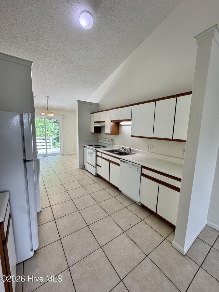 217 Wyndham Cir #A - Photo 3 of 20