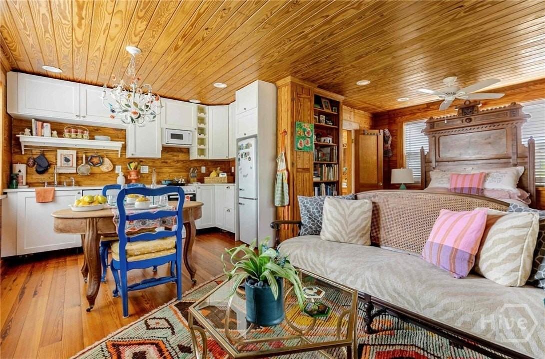 2411 Texas Ave #B - Photo 2 of 24