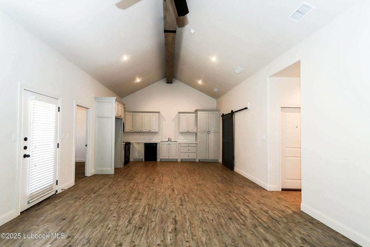 2516 111th St #B - Photo 7 of 20