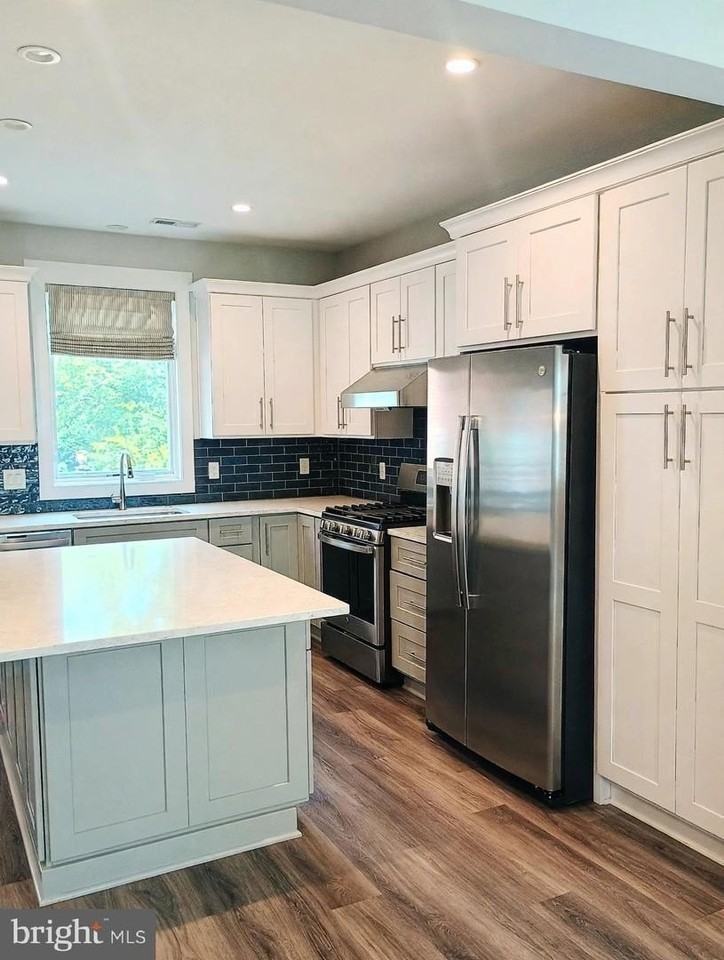 307 Charles St - Photo 2 of 47