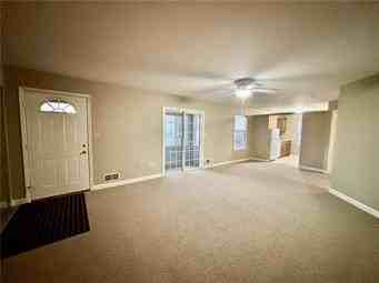 224 S Watson St - Photo 3 of 10