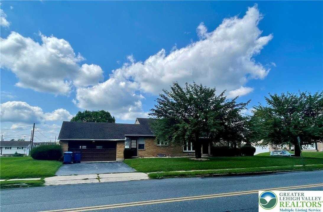 1830 Laubach Ave - Photo 3 of 35