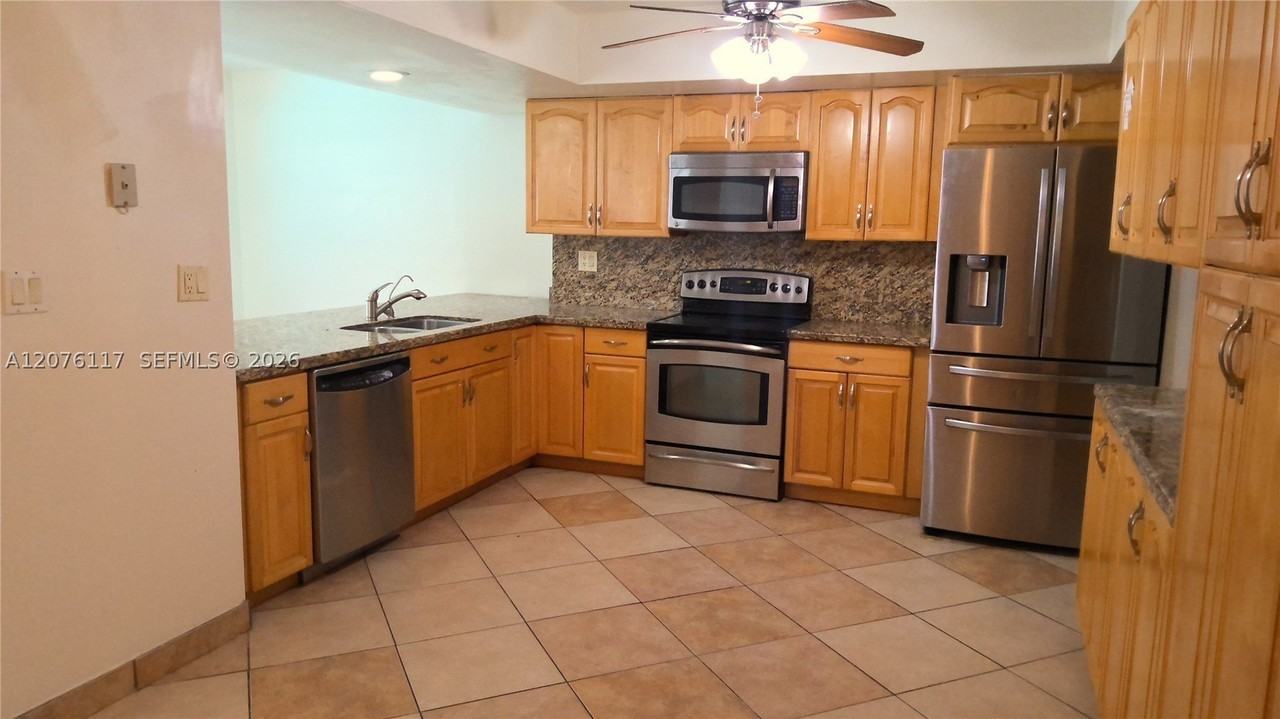 7829 Embassy Blvd - Photo 4 of 34