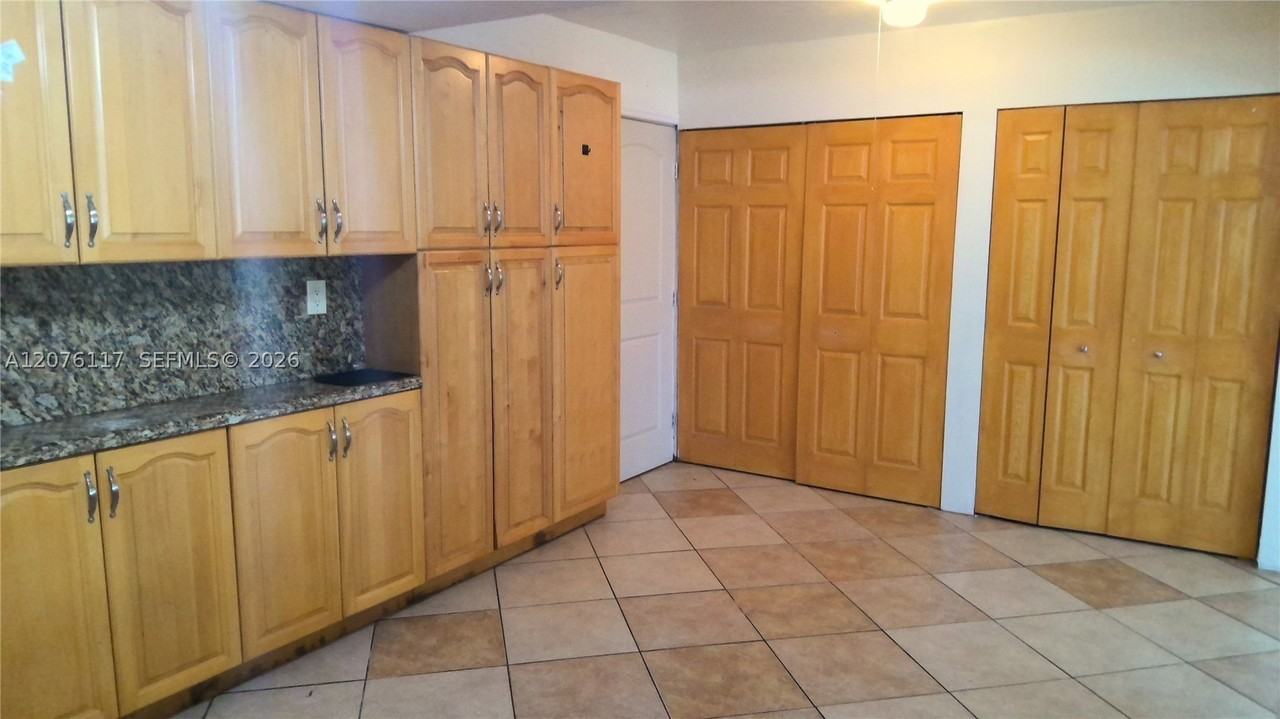 7829 Embassy Blvd - Photo 5 of 34