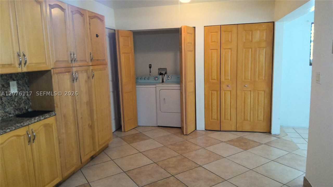 7829 Embassy Blvd - Photo 6 of 34