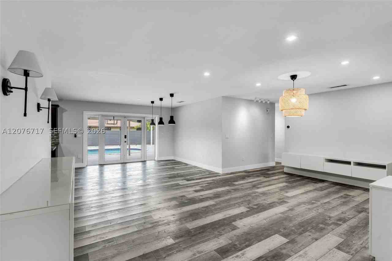 15825 Sw 103rd Pl - Photo 3 of 24