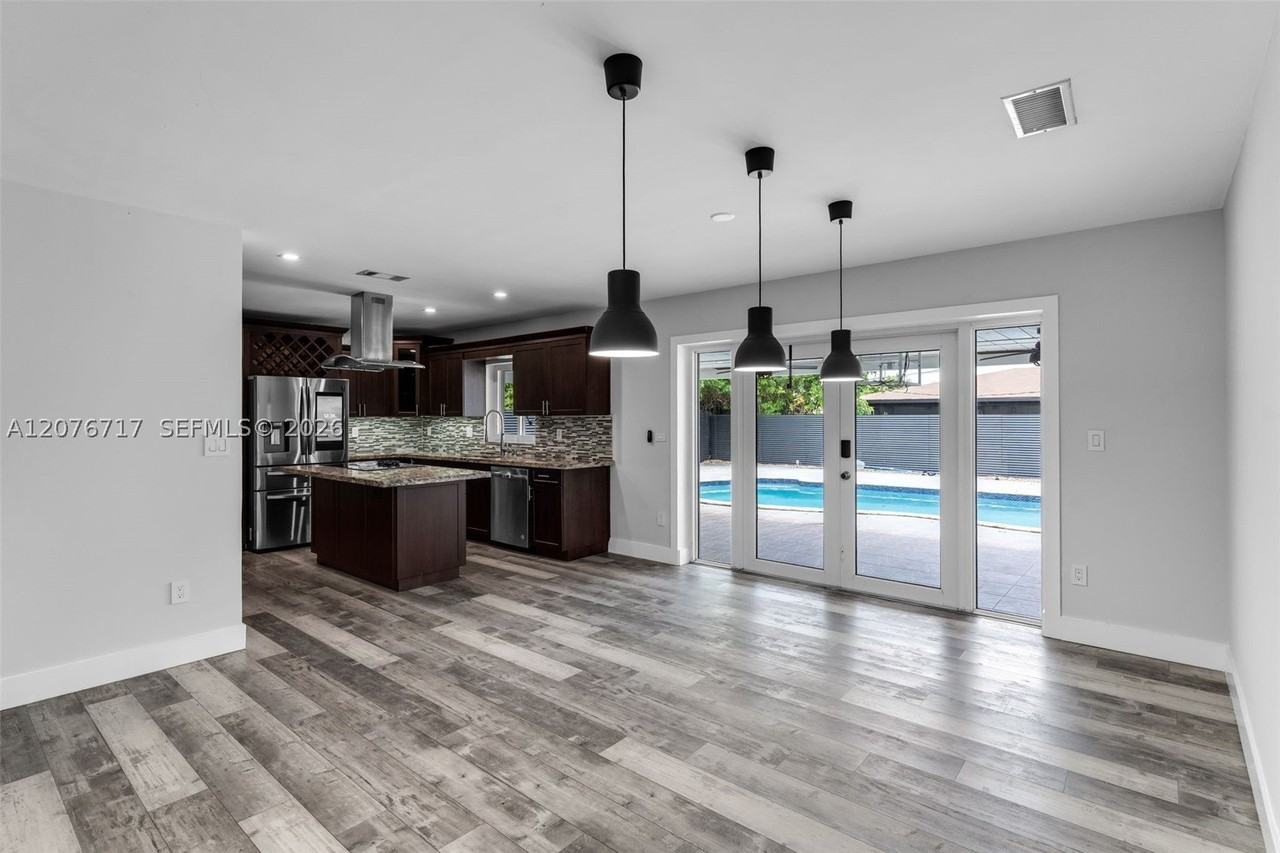 15825 Sw 103rd Pl - Photo 4 of 24