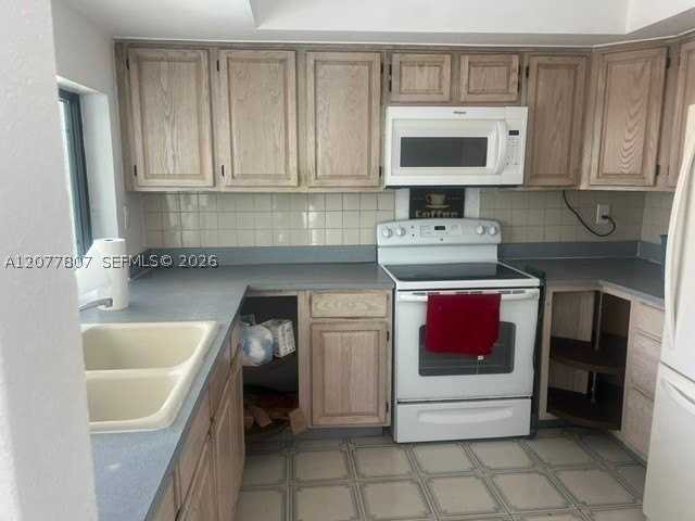 15821 Sw 102nd Ct - Photo 5 of 17