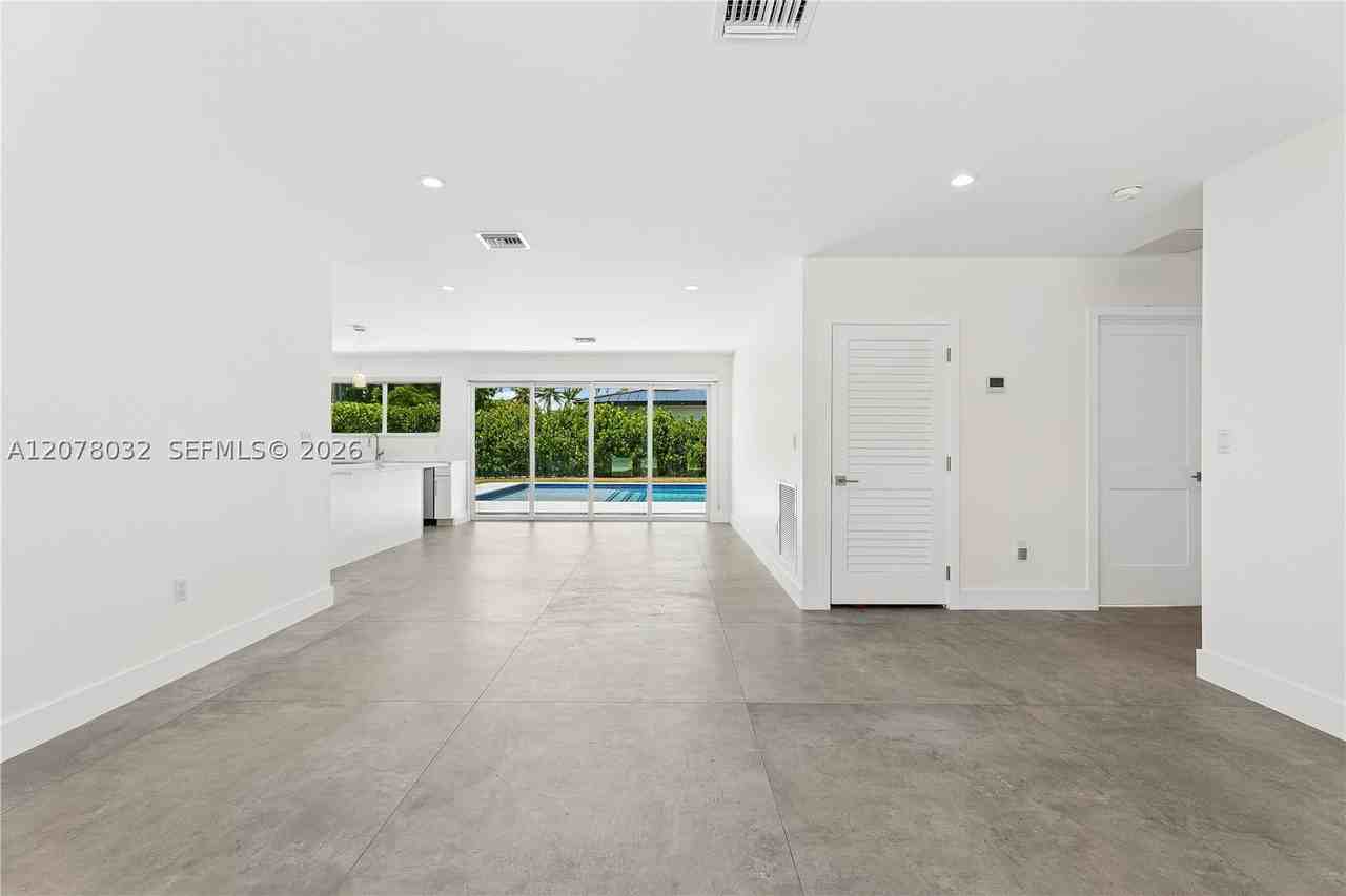 6099 Sw 38th St #0 - Photo 6 of 42