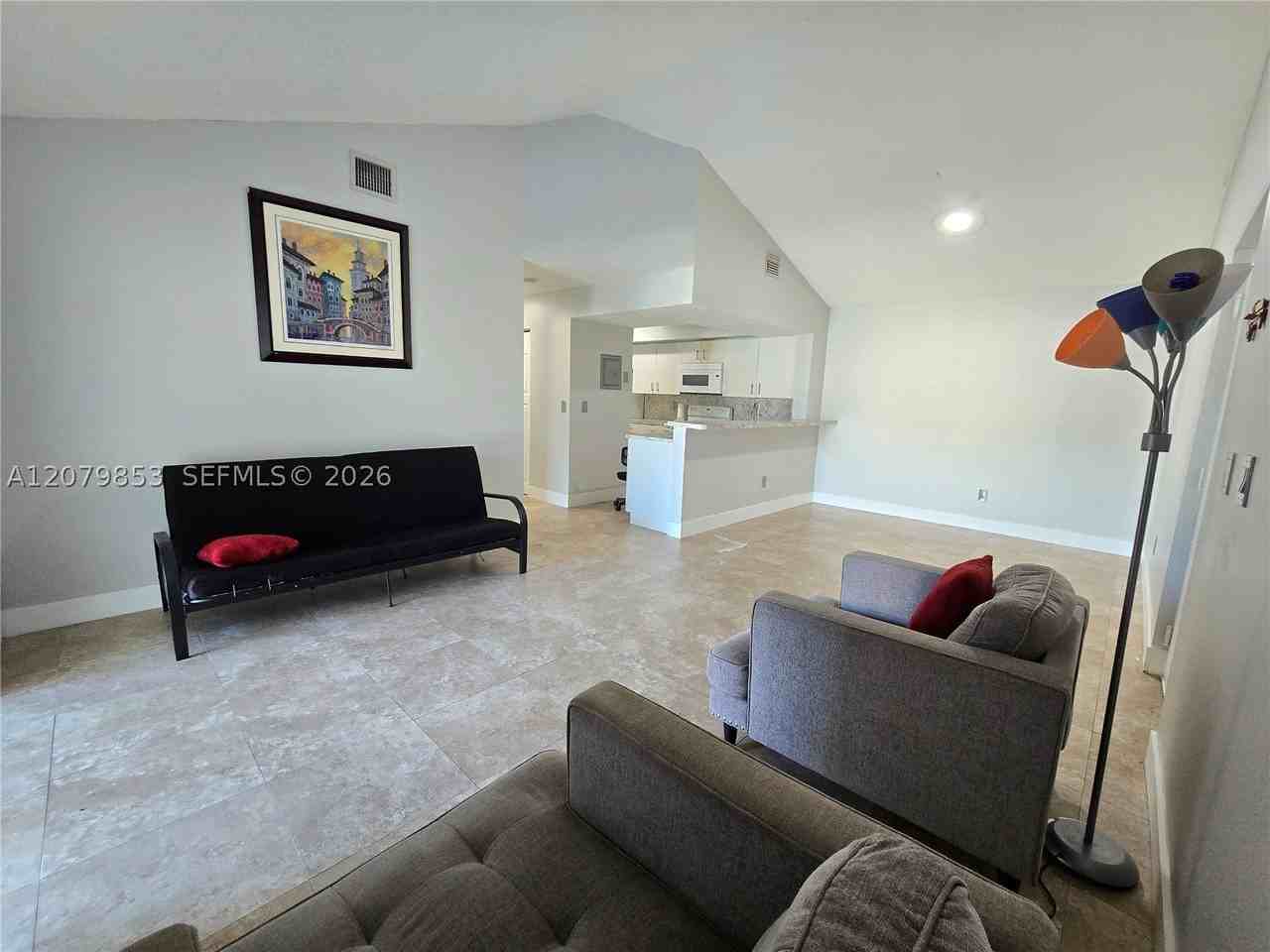 18860 Nw 57th Ave #305 - Photo 4 of 19