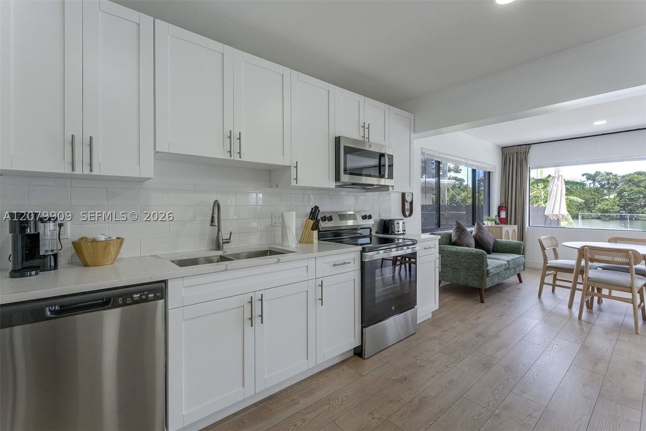 317 N 31st Ave - Photo 4 of 29