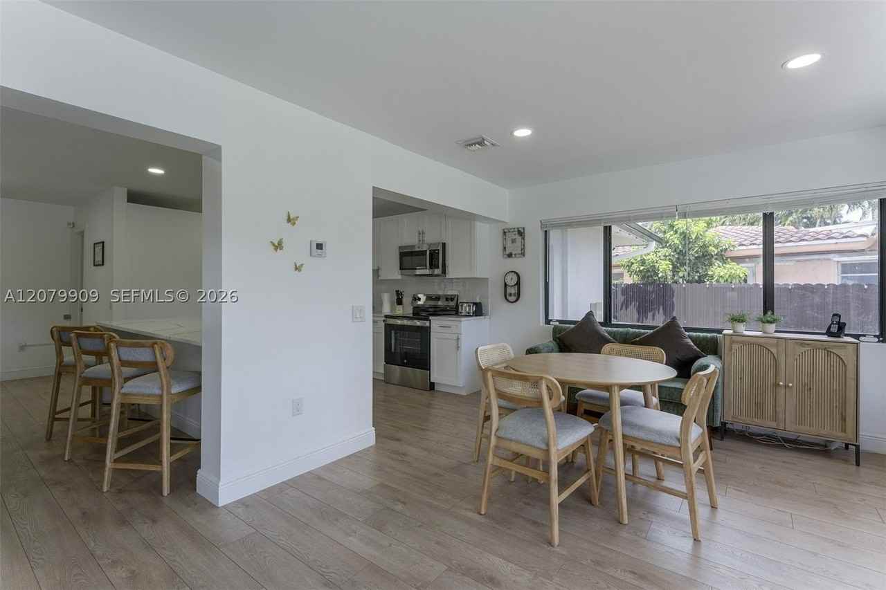 317 N 31st Ave - Photo 6 of 29
