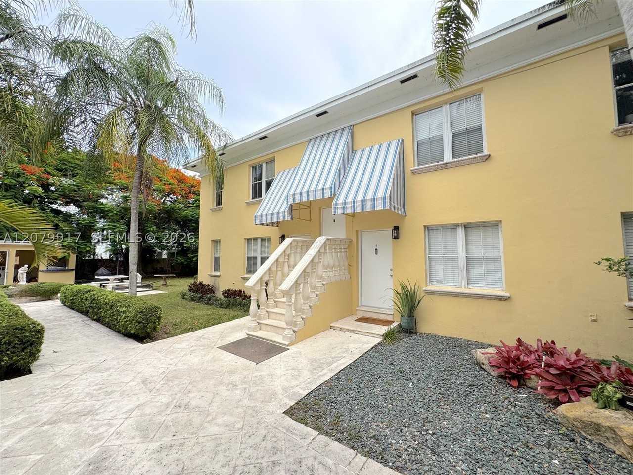 3375 Franklin Ave #B - Photo 2 of 20
