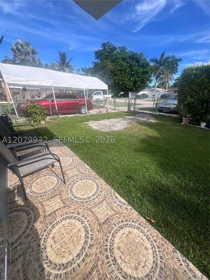 828 Sw 3rd St #828 - Photo 2 of 31
