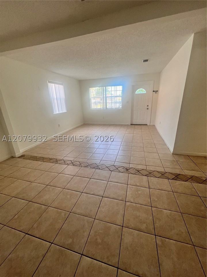 828 Sw 3rd St #828 - Photo 6 of 31