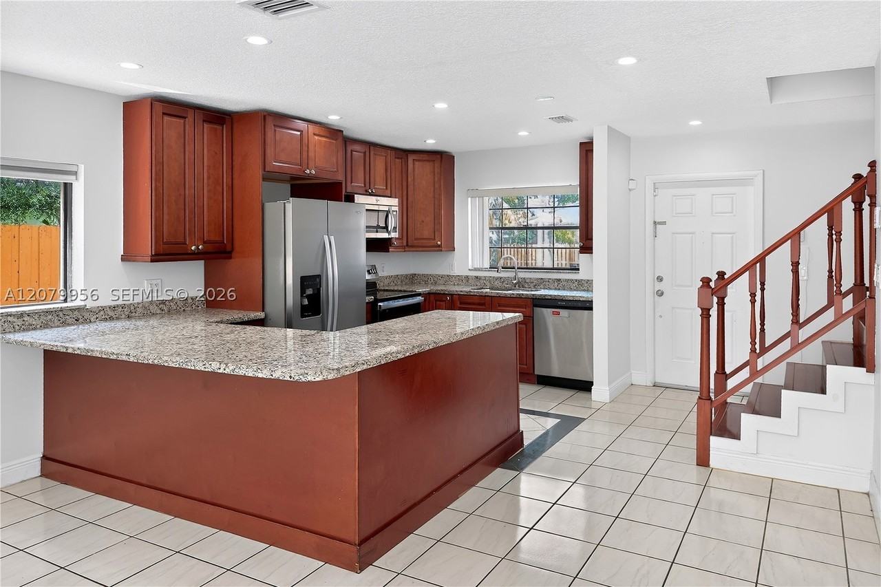 10615 Sw 147th Ct - Photo 3 of 28