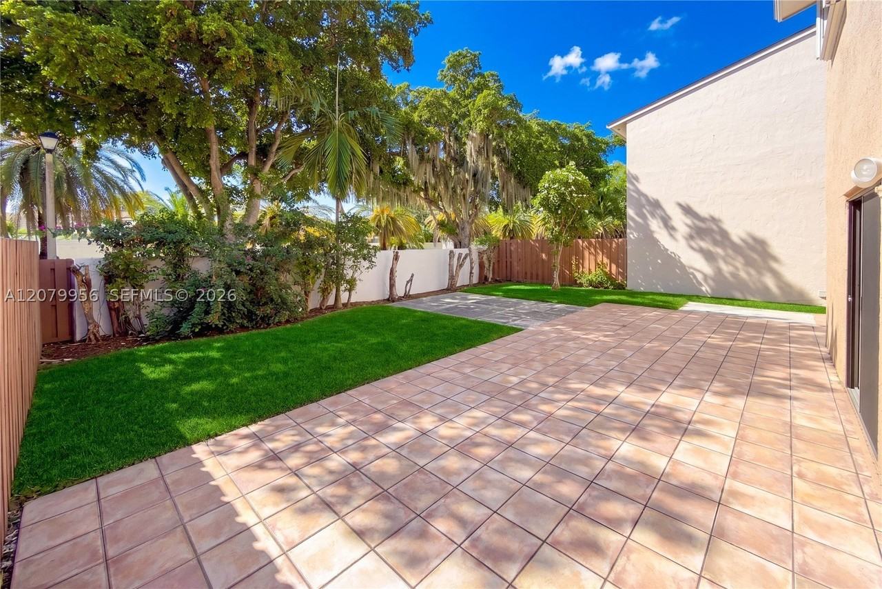 10615 Sw 147th Ct - Photo 7 of 28