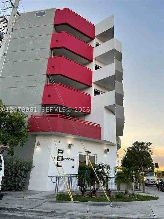 2300 Nw 7th St #504