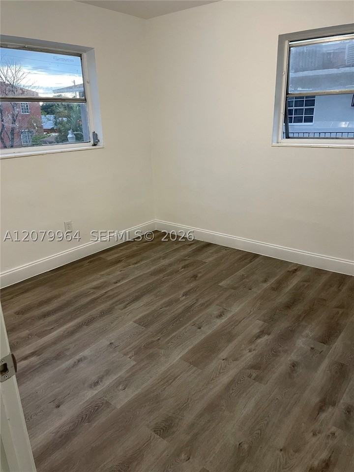 633 Nw 23rd Ct #2 - Photo 7 of 13