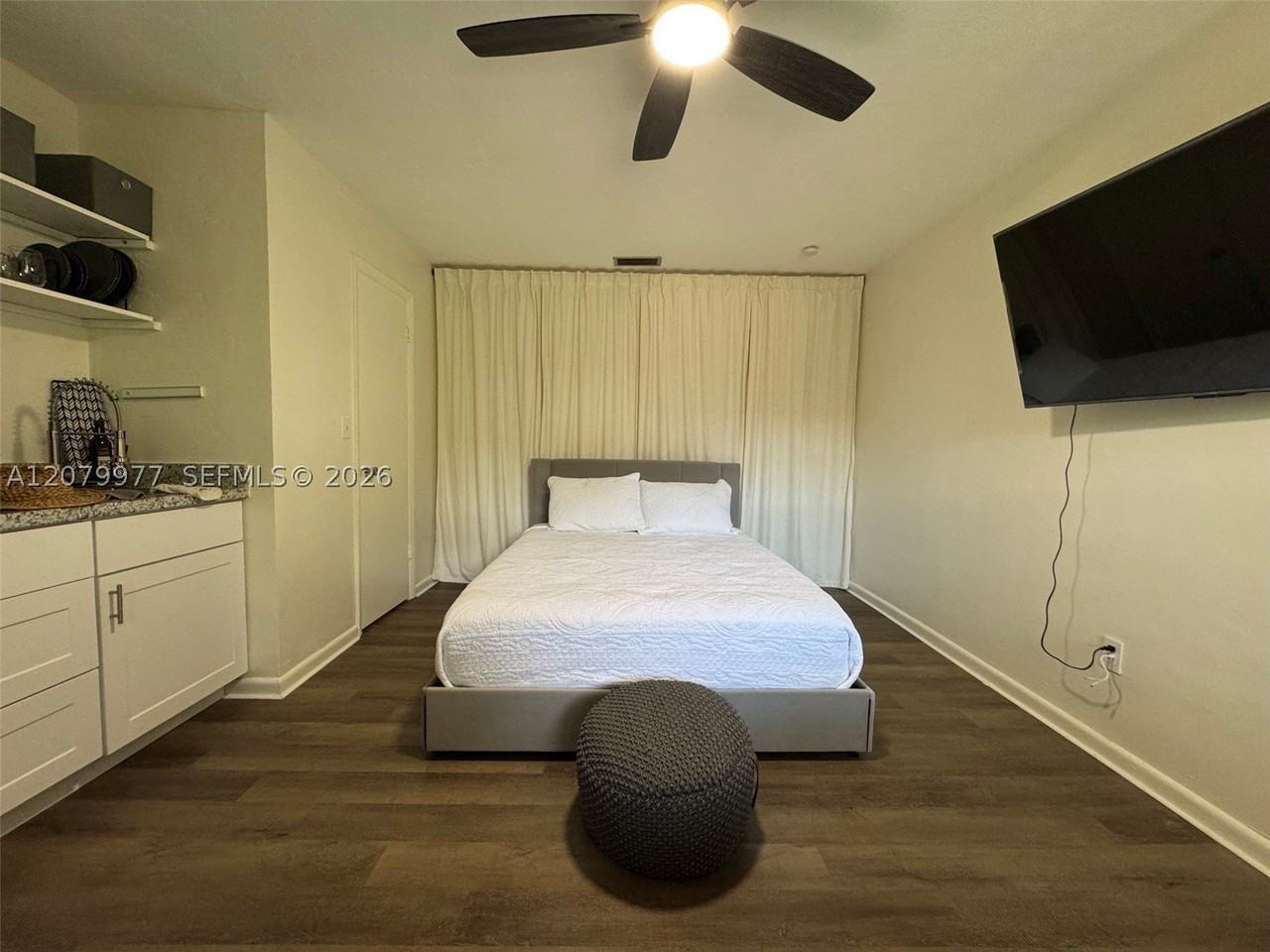5639 Lincoln St #3 - Photo 3 of 12