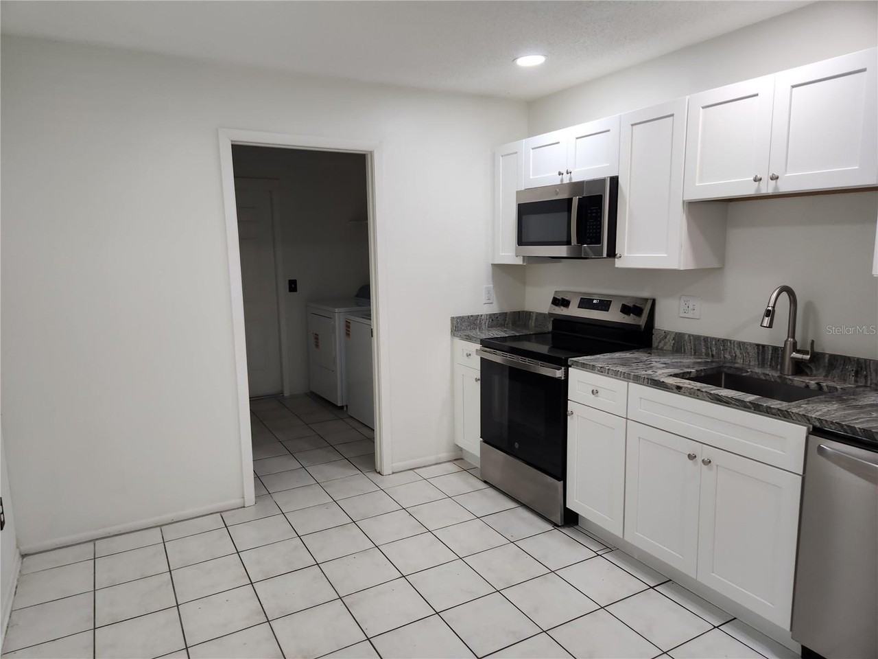 1120 36th St W #A - Photo 6 of 17