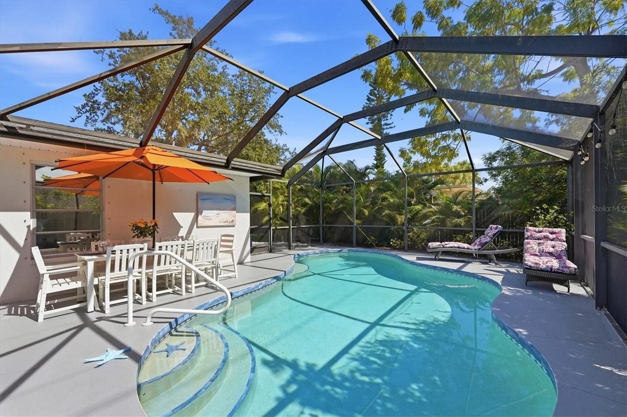 2428 Whippoorwill Cir - Photo 5 of 50