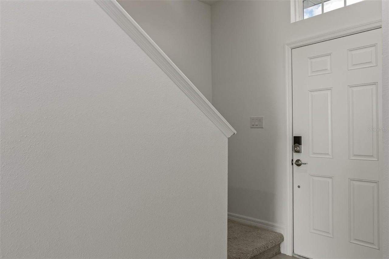 6357 Fairmont Ln - Photo 3 of 26