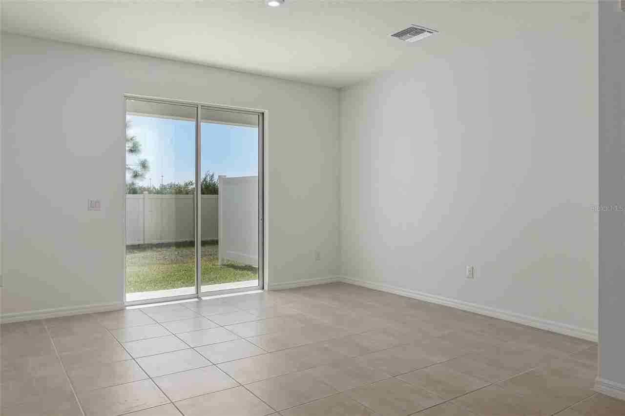 6357 Fairmont Ln - Photo 7 of 26
