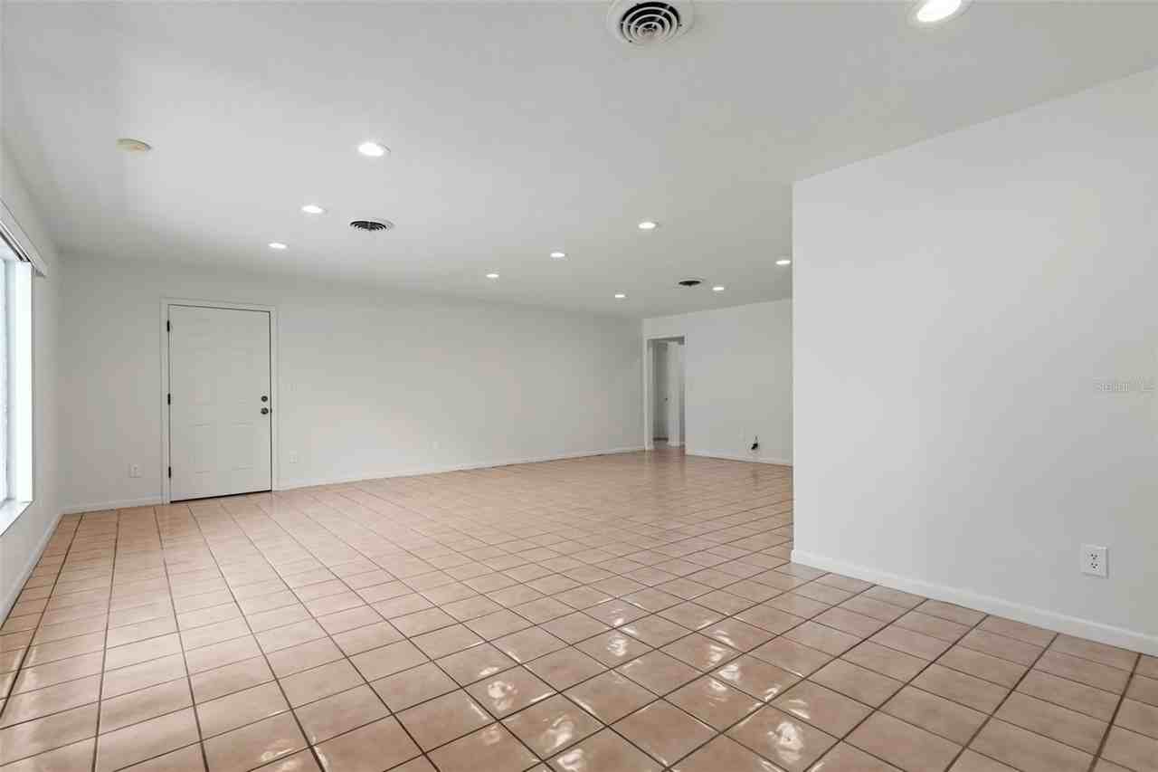 3308 Raeford Rd - Photo 7 of 45