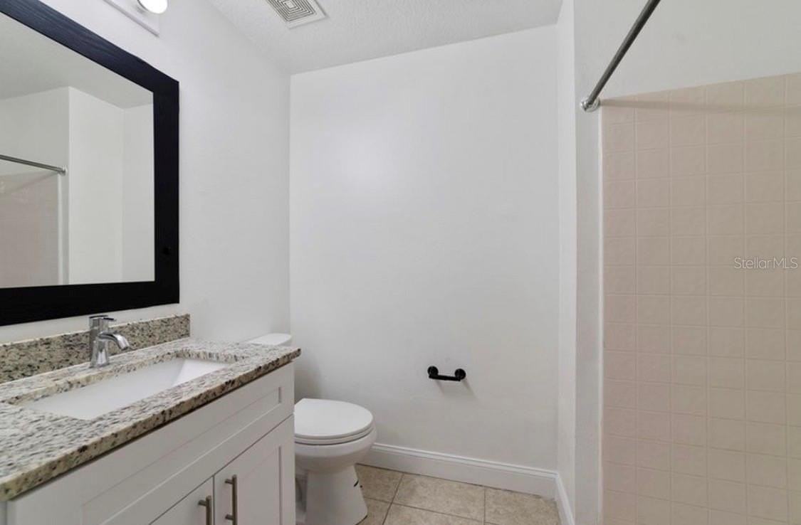 1907 Manatee Dr - Photo 6 of 7