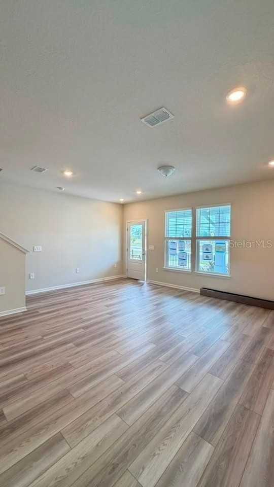 2122 Southbury Dr - Photo 5 of 24