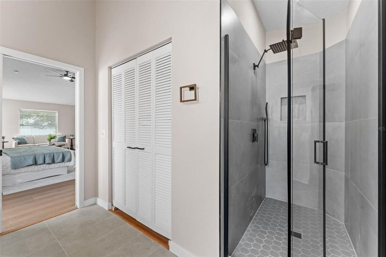 5521 Oak St - Photo 7 of 8