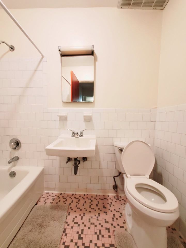 960 Hope St #1 - Photo 3 of 4