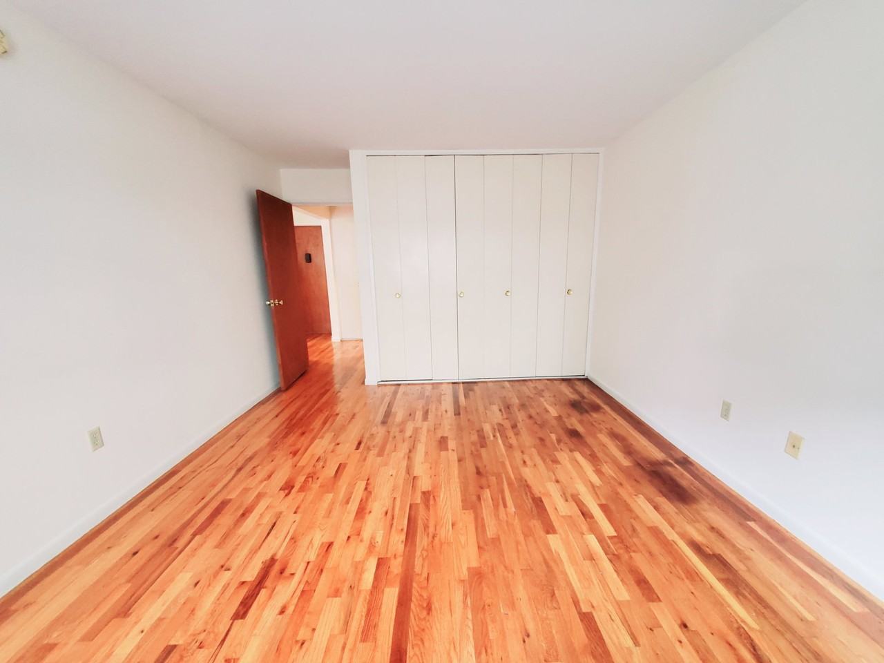 960 Hope St #1 - Photo 4 of 4