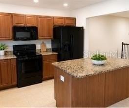 3826 Exeter Ln - Photo 3 of 10