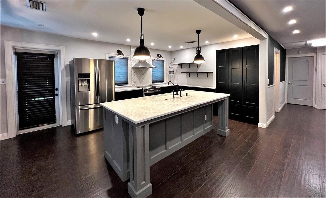 7830 46th Way N - Photo 5 of 27