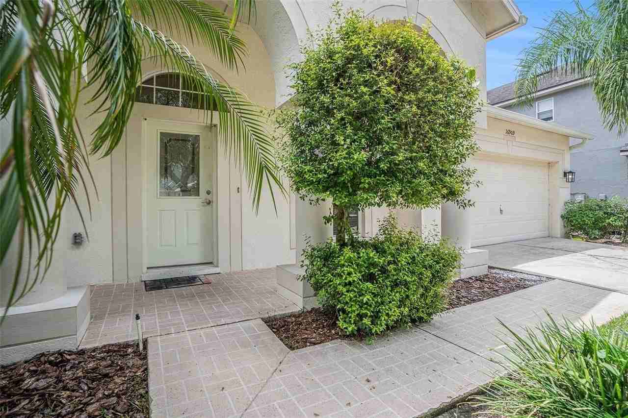 16909 Falconridge Rd - Photo 3 of 14