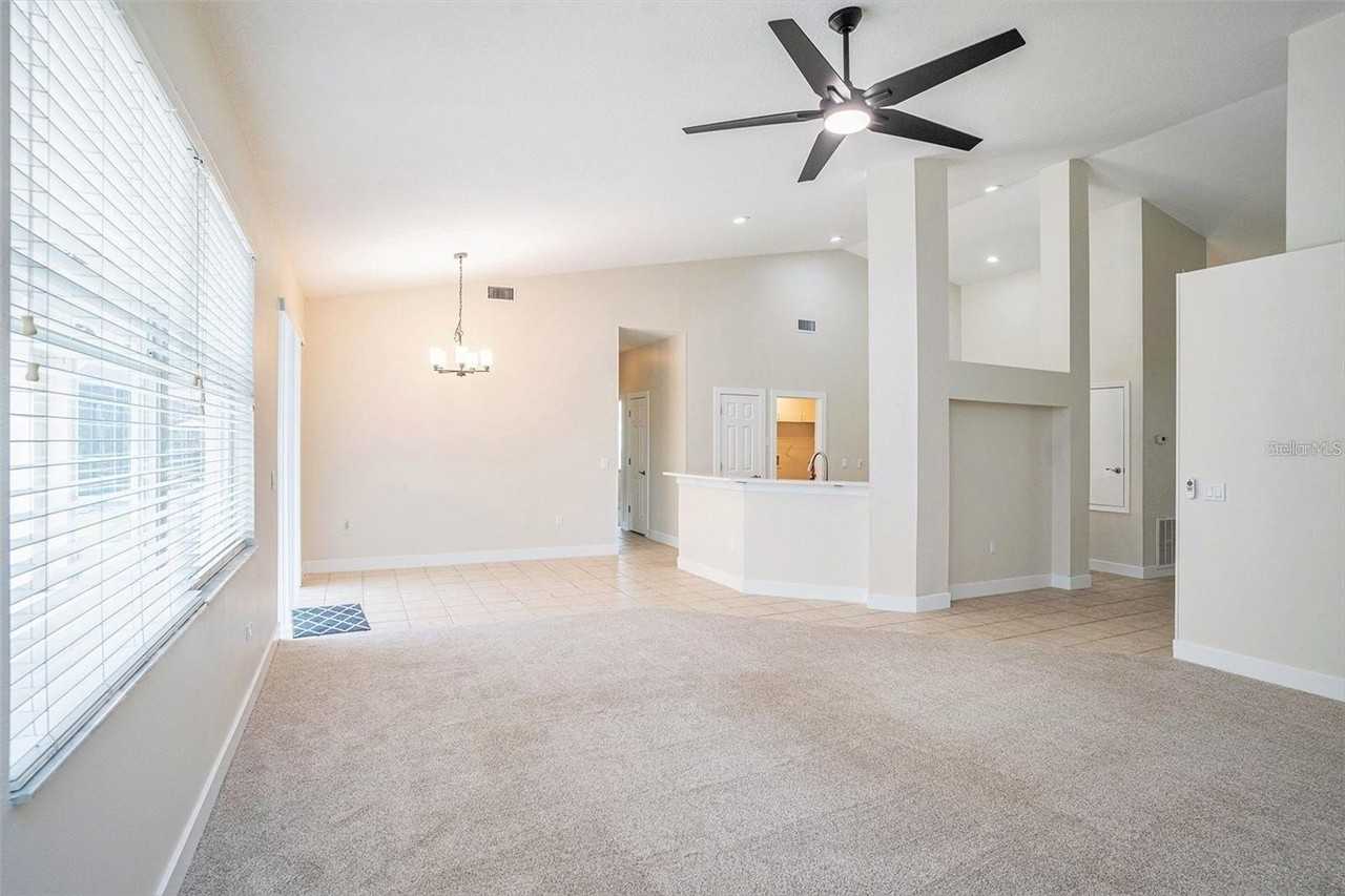 16909 Falconridge Rd - Photo 4 of 14