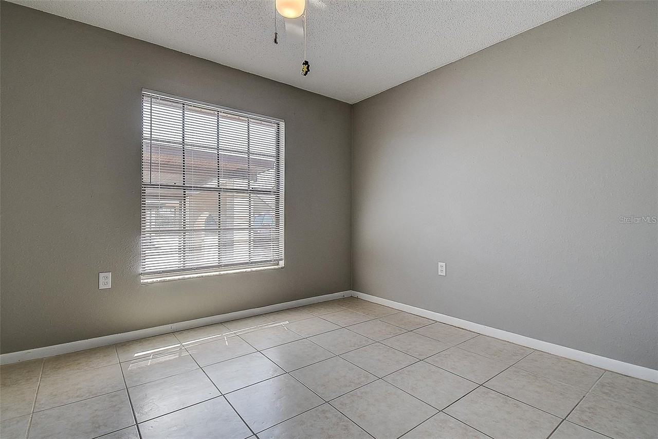 4752 Sunny Loop - Photo 7 of 30
