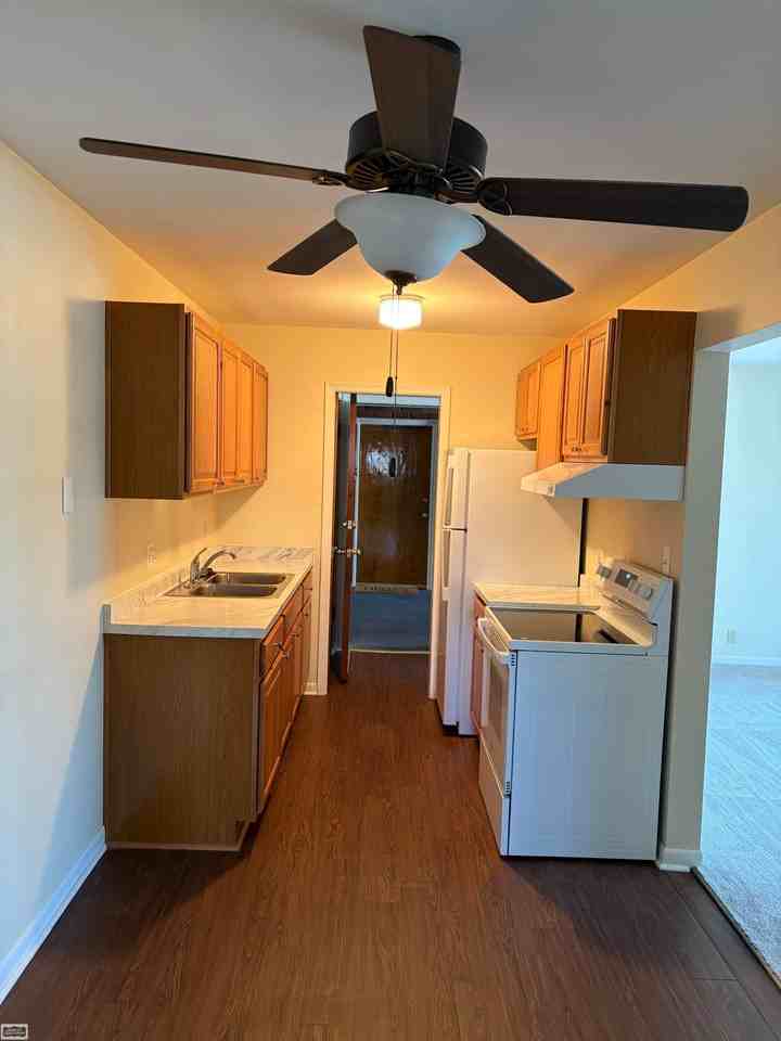 23321 Kelly Rd - Photo 2 of 9