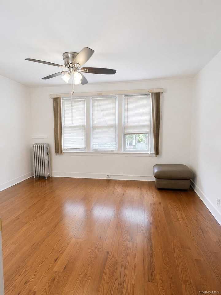 8815 215th St - Photo 5 of 7
